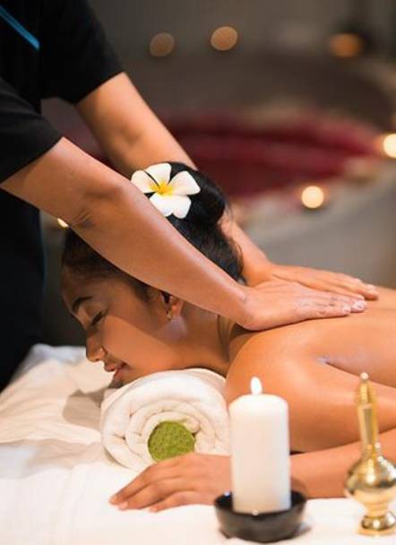 Aroma Candle Massage