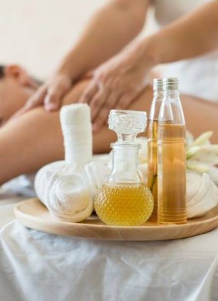 Aroma Hot Oil Massage